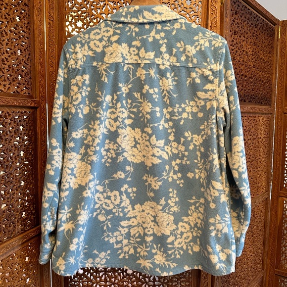 🚺 Eddie Bauer blue floral fleece top - Picture 7 of 10